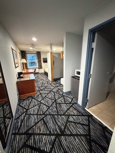 Indian Hills Inn & RV Park