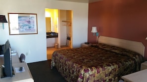 Standard Room, 1 King Bed | Desk, free WiFi - Heritage House Motel (Prescott)