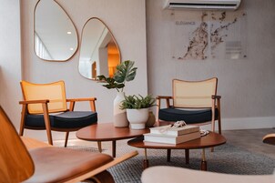 Sala de estar en el lobby