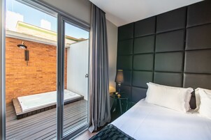 Superior Suite, Jetted Tub | In-room safe, desk, free WiFi, bed sheets