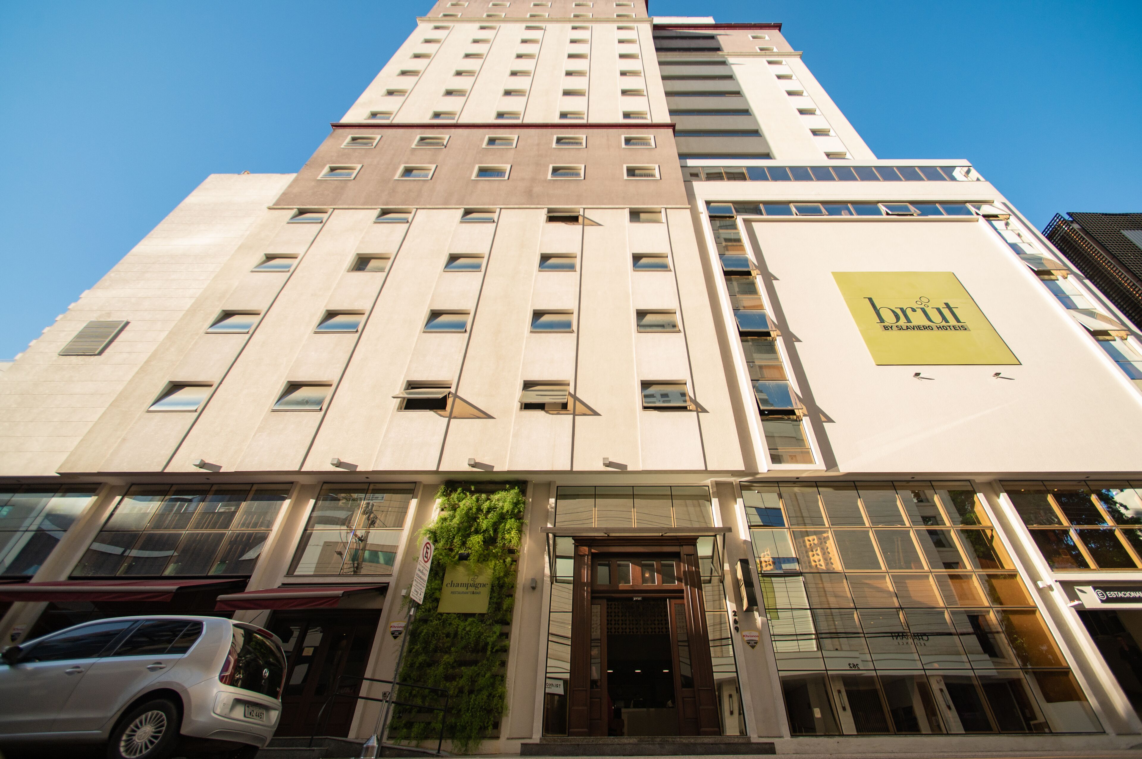 Fachada da propriedade