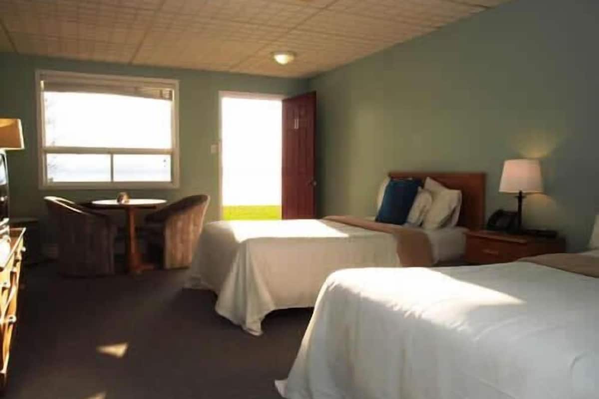 Standard Room, 2 Double Beds, Beach View
