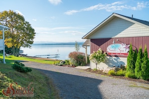 双人护理室、热石按摩、深层组织按摩、面部护理、指(趾)甲修剪和护理、按摩服务