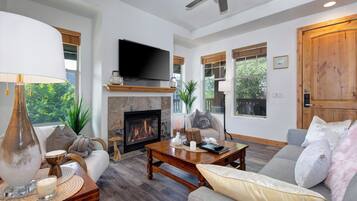 Townhome | Fox Point At Redstone E12 | Living area | Flat-screen TV, fireplace