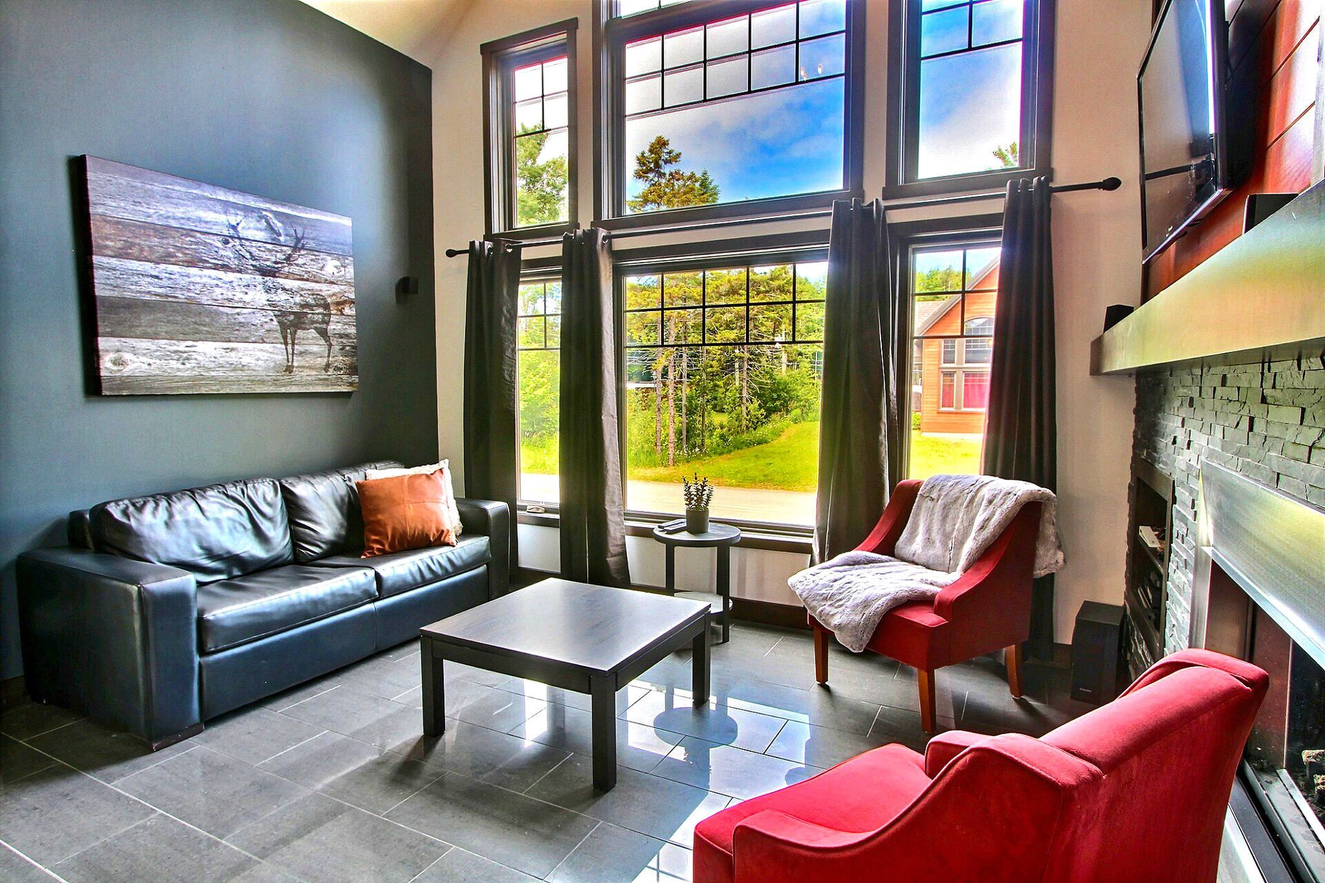 chalet, 2 bedrooms, 2 bathrooms | living area | tv