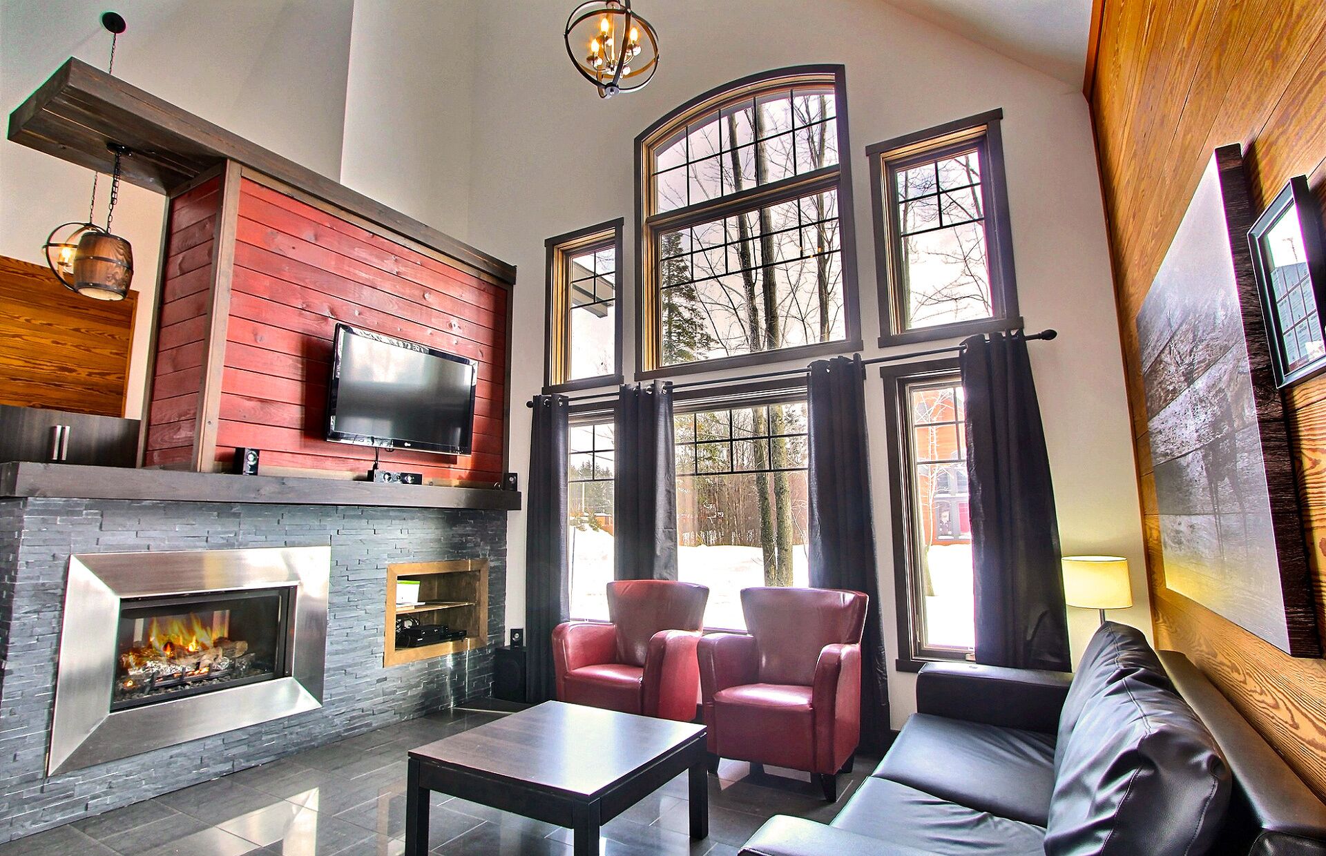 chalet, 2 bedrooms, 2 bathrooms | living area | tv