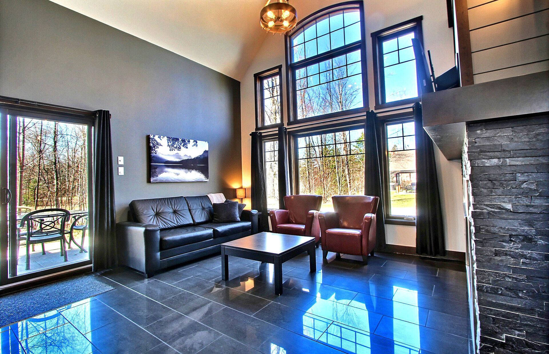 chalet, 2 bedrooms, 2 bathrooms | living area | tv