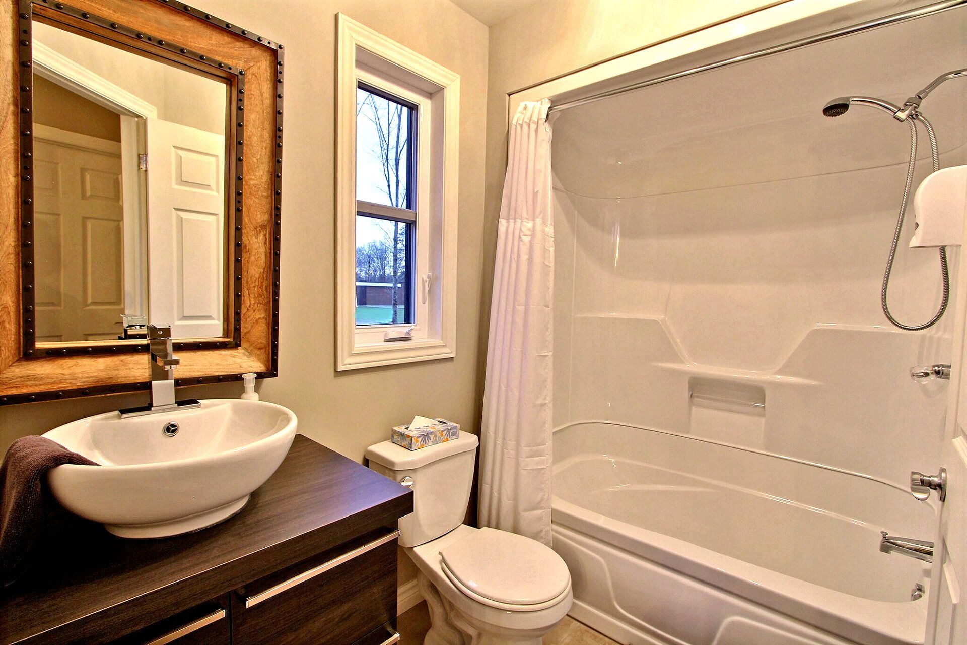 cottage, 2 bedrooms, kitchen | bathroom | free toiletries, hair dryer, towels, soap