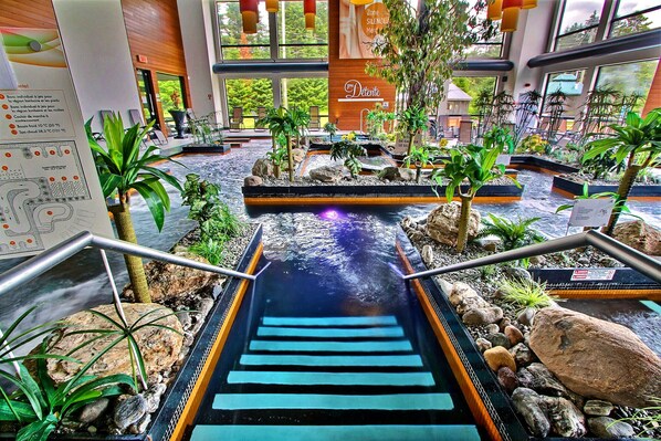 Couples treatment rooms, sauna, hot tub, steam room, Turkish bath