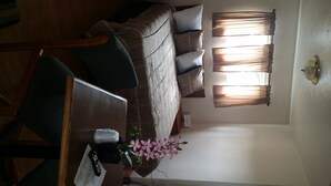 Studio Suite, 1 Queen Bed, Kitchen, City View - The New Terrace Hotel (Coos Bay)
