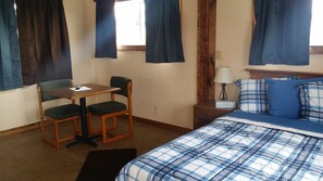 Deluxe Room, 1 Queen Bed | Individually furnished, blackout drapes, free WiFi - The New Terrace Hotel (Coos Bay)