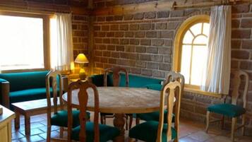 Cabaña, 3 habitaciones, chimenea (Luna Platino ) | Restaurantes