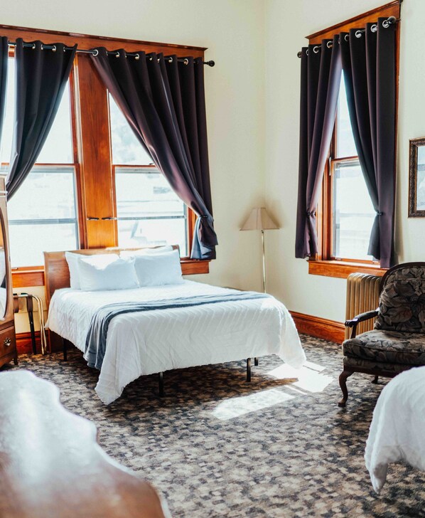 Suite, 2 grands lits (Engineer's Office, 2nd Floor) | DĂ©cor unique, ameublement unique, rideaux dâobscurcissement