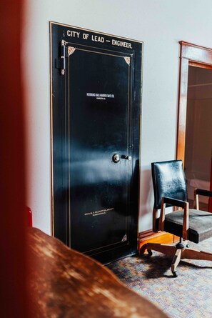 Suite, 1 trĂšs grand lit (Library, 2nd Floor) | DĂ©cor unique, ameublement unique, rideaux dâobscurcissement