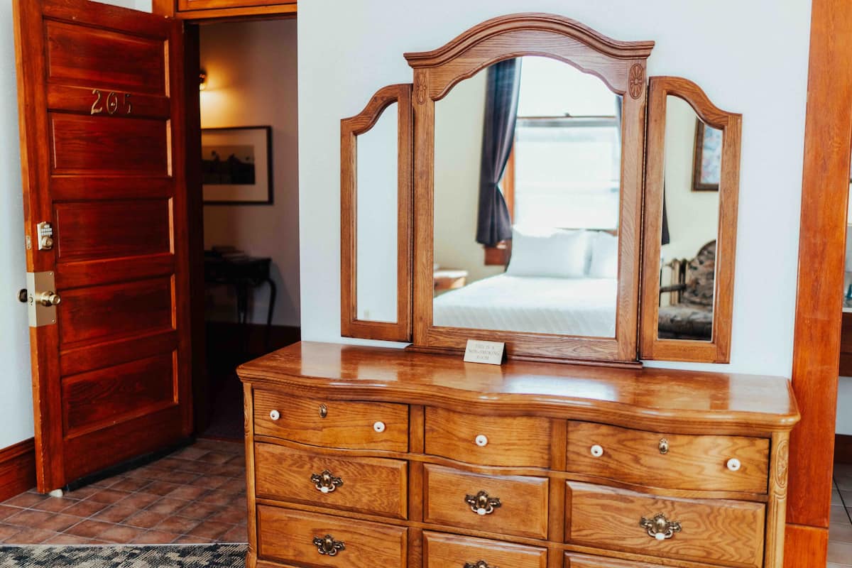 Suite, 2 Queen Beds (Engineer's Office, 2nd Floor, Accessible by Stairs Only) | Individually decorated, individually furnished, blackout drapes