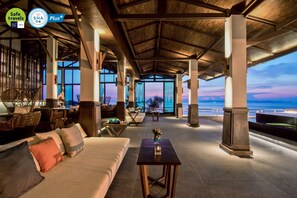 11 restaurants, Halal dishes - Royal Cliff Beach Terrace Hotel Pattaya (Pattaya)