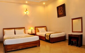 Zimmersafe, Bügeleisen/Bügelbrett, kostenloses WLAN, Bettwäsche