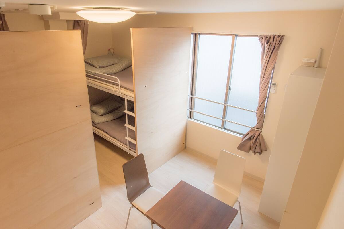 Chambre Quadruple | Coffres-forts dans les chambres, chambres insonorisées, Wi-Fi gratuit
