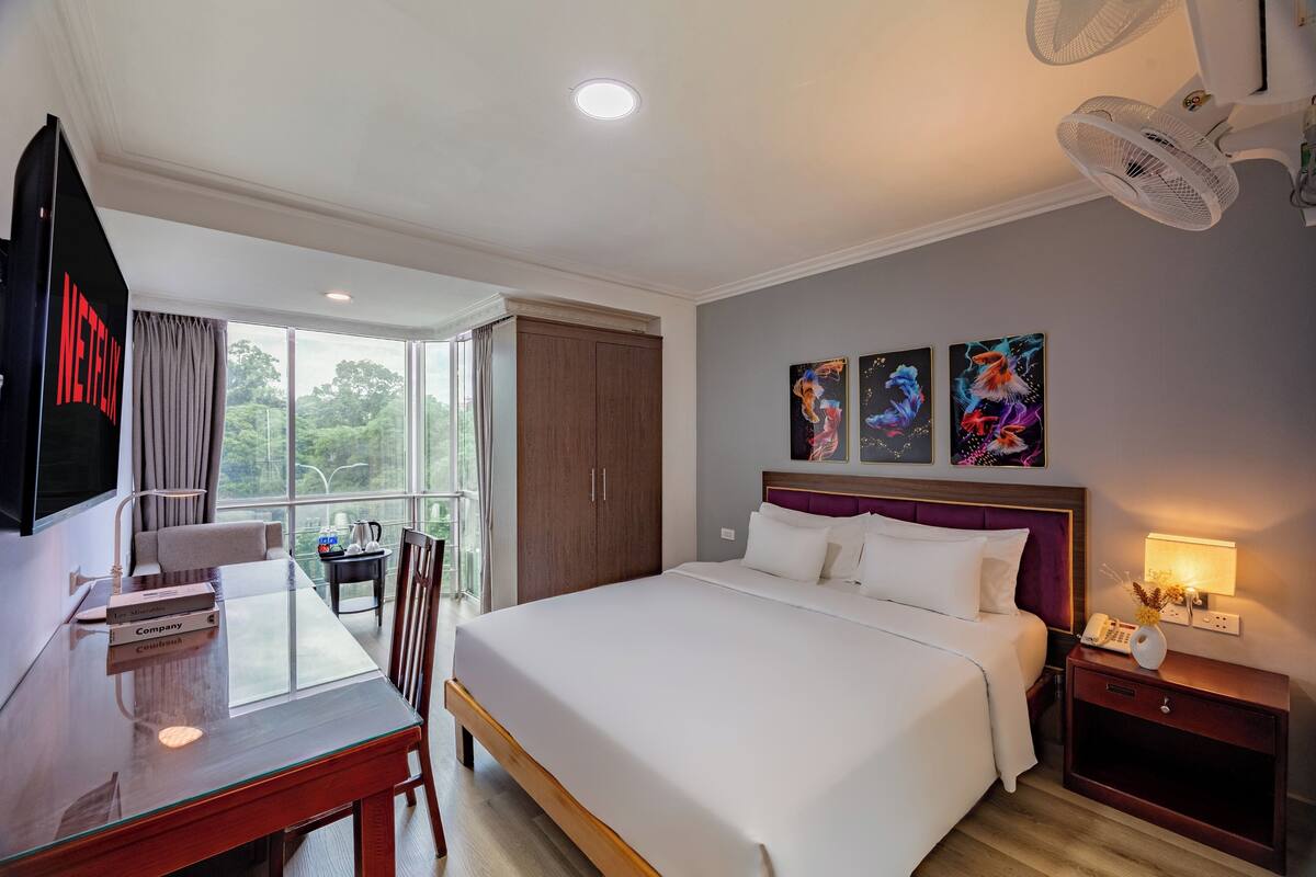 Deluxe Double | มินิบาร์, ตู้นิรภัยในห้องพัก, โต๊ะทำงาน, ผ้าม่านกันแสง