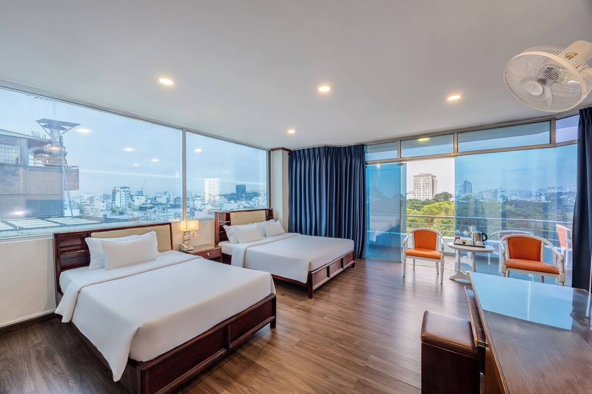 ห้องแฟมิลี่, 1 ห้องนอน, เครื่องปรับอากาศ | มินิบาร์, ตู้นิรภัยในห้องพัก, โต๊ะทำงาน, ผ้าม่านกันแสง