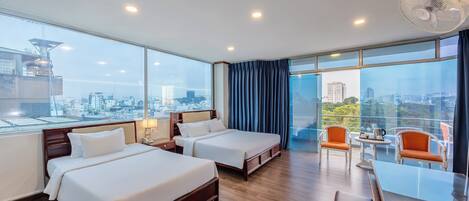 Familiekamer, 1 slaapkamer, airconditioning | Een minibar, een kluis op de kamer, een bureau, verduisterende gordijnen