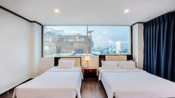 Family Room, 1 Bedroom, Air conditioning | Minibar, in-room safe, desk, blackout drapes