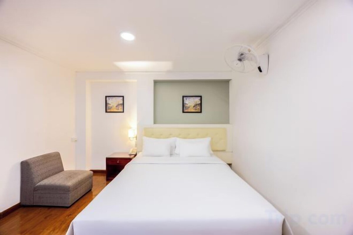 Minibar, in-room safe, desk, blackout curtains