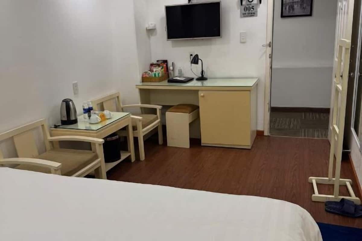 Minibar, in-room safe, desk, blackout drapes