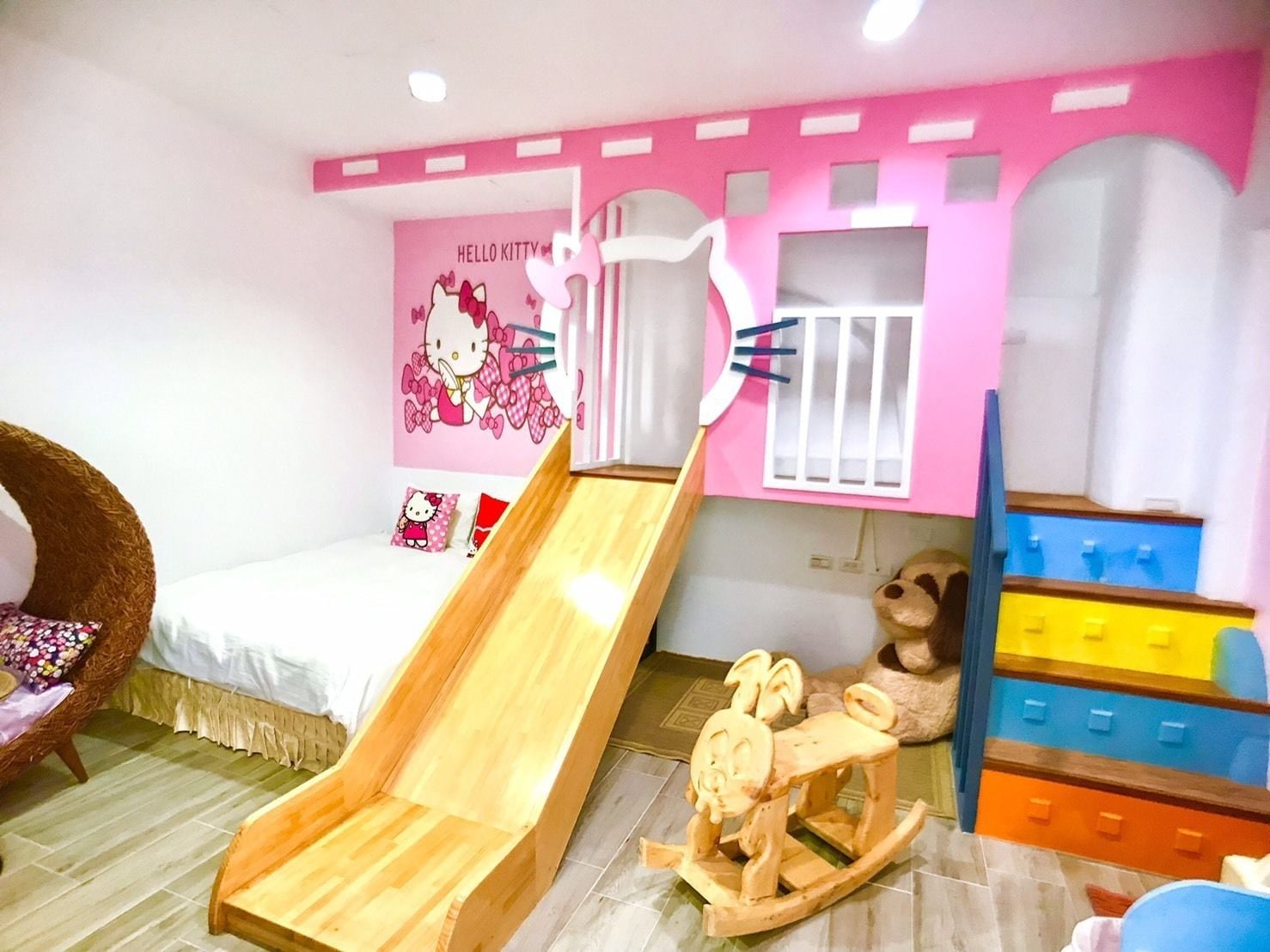 标准四人房 | 隔音、免费 WiFi、床单