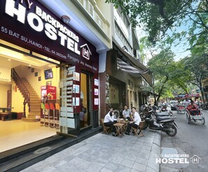 Property entrance - Hanoi City Backpackers Hostel (Hanoi)
