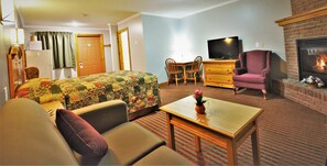 Suite, 1 Queen Bed with Sofa bed, Non Smoking | Down duvets, minibar, desk, laptop workspace - Knights Inn Colonial Fireside Inn (Laurentian Valley)