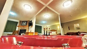 Suite, 1 Queen Bed, Non Smoking, Jetted Tub | Private spa tub