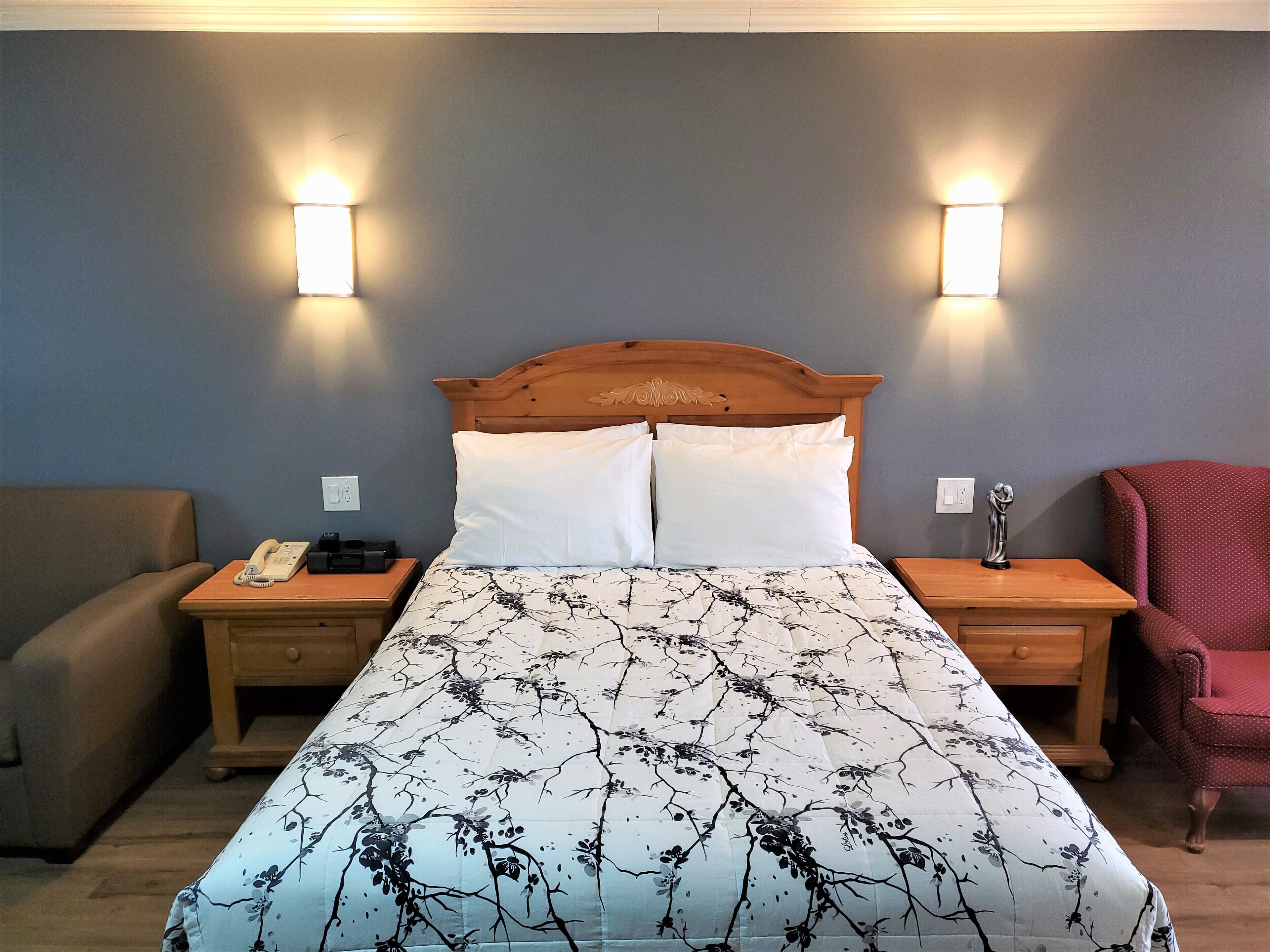 Suite, 1 Queen Bed with Sofa bed, Non Smoking