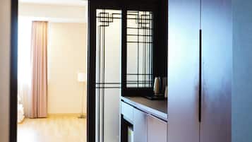 Traditional-Zimmer | Schreibtisch, BĂŒgeleisen/BĂŒgelbrett, kostenloses WLAN, BettwĂ€sche