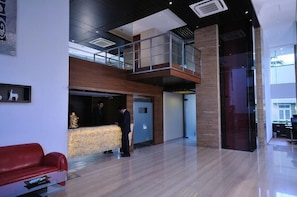 Quầy tiếp tân