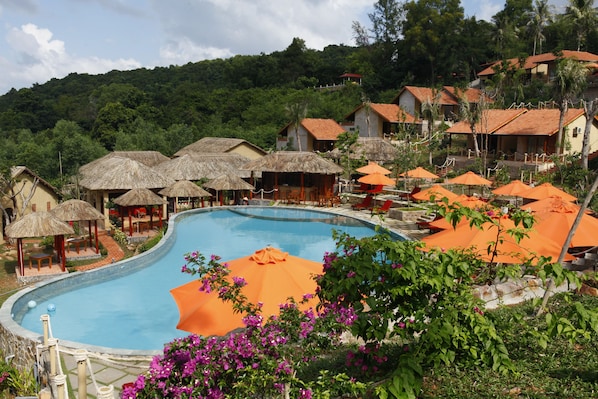 Outdoor pool - Daisy Resort (Phu Quoc)