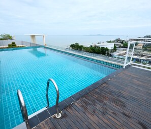 Business centre - D at Sea Hotel (Pattaya)