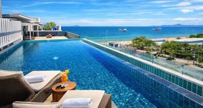 Sunday Beachfront View Jomtien Pattaya