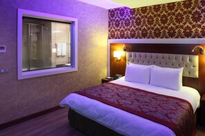 Minibar, in-room safe, desk, soundproofing - Otel Senbayrak City (Adana)