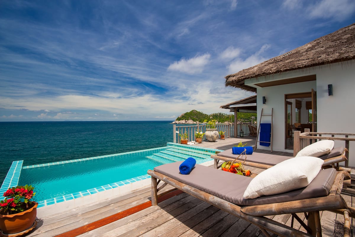 C5B Studio Pool Villa Sea Front | Minibar, in-room safe, individually decorated, individually furnished
