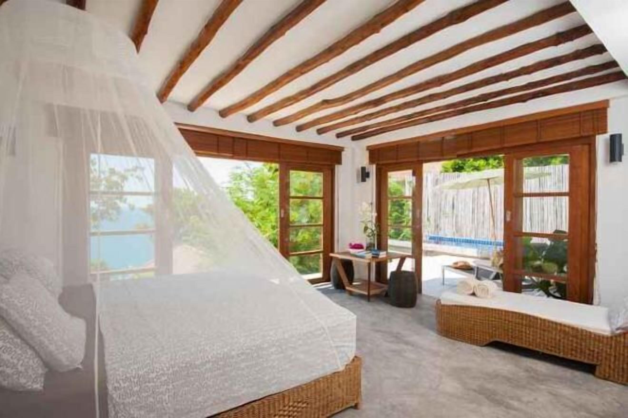 Minibar, in-room safe, individually decorated, individually furnished