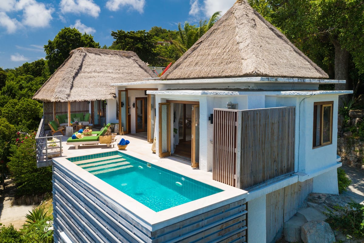 C2 Two-Bedroom Pool Villa with Sea View | Balcony