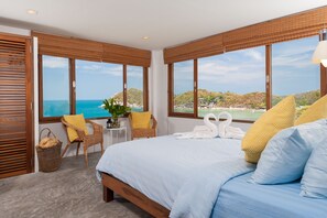 C22 Family Three-Bedroom Pool Villa | Minibar, safe på rommet, individuelt dekorert og individuelt innredet