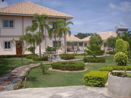 Narnia Resort Pattaya 2