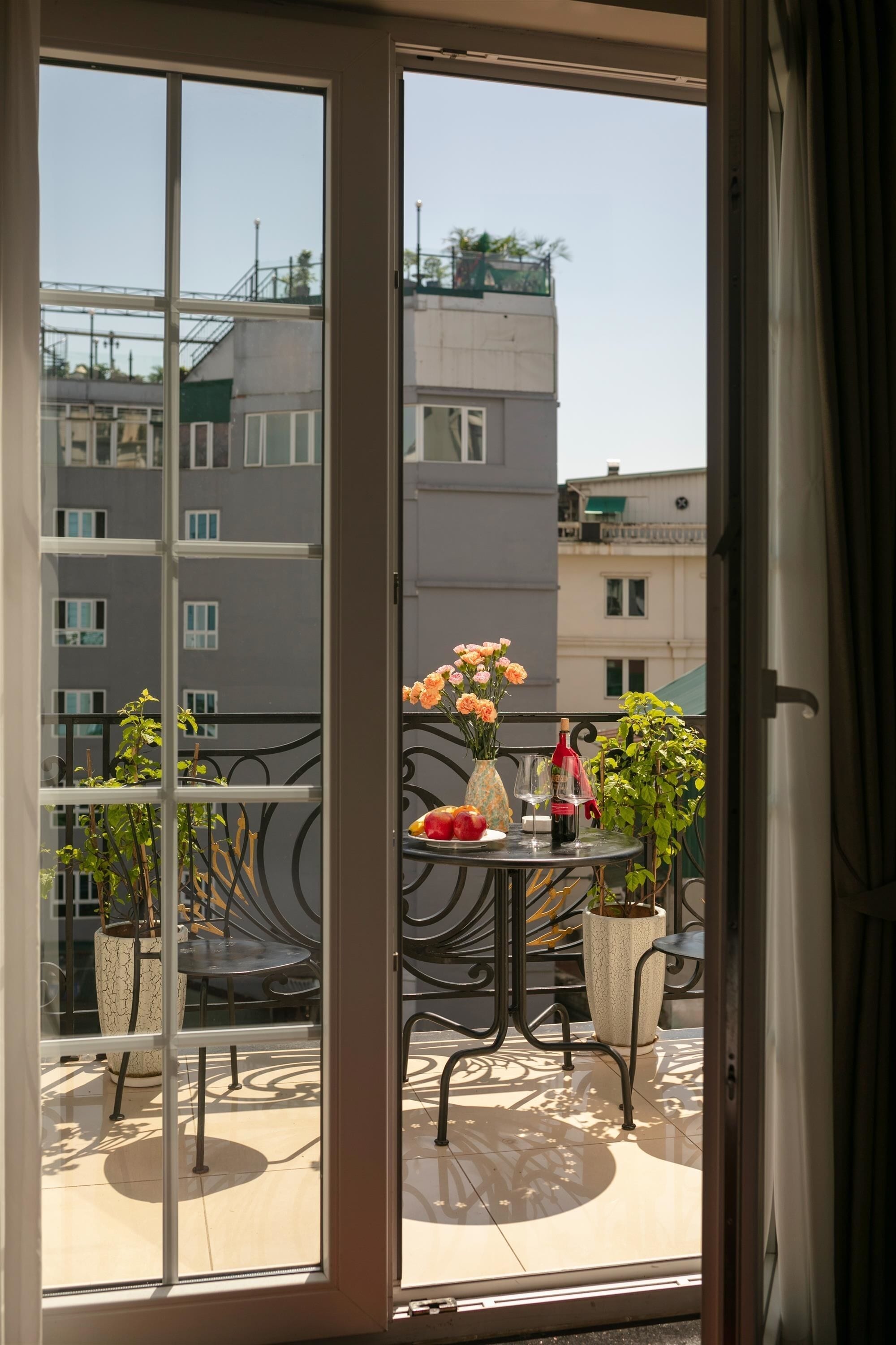 x executive terrace (have 1 big terrace or 1 terrace and 1 small balcony) | terrace/patio