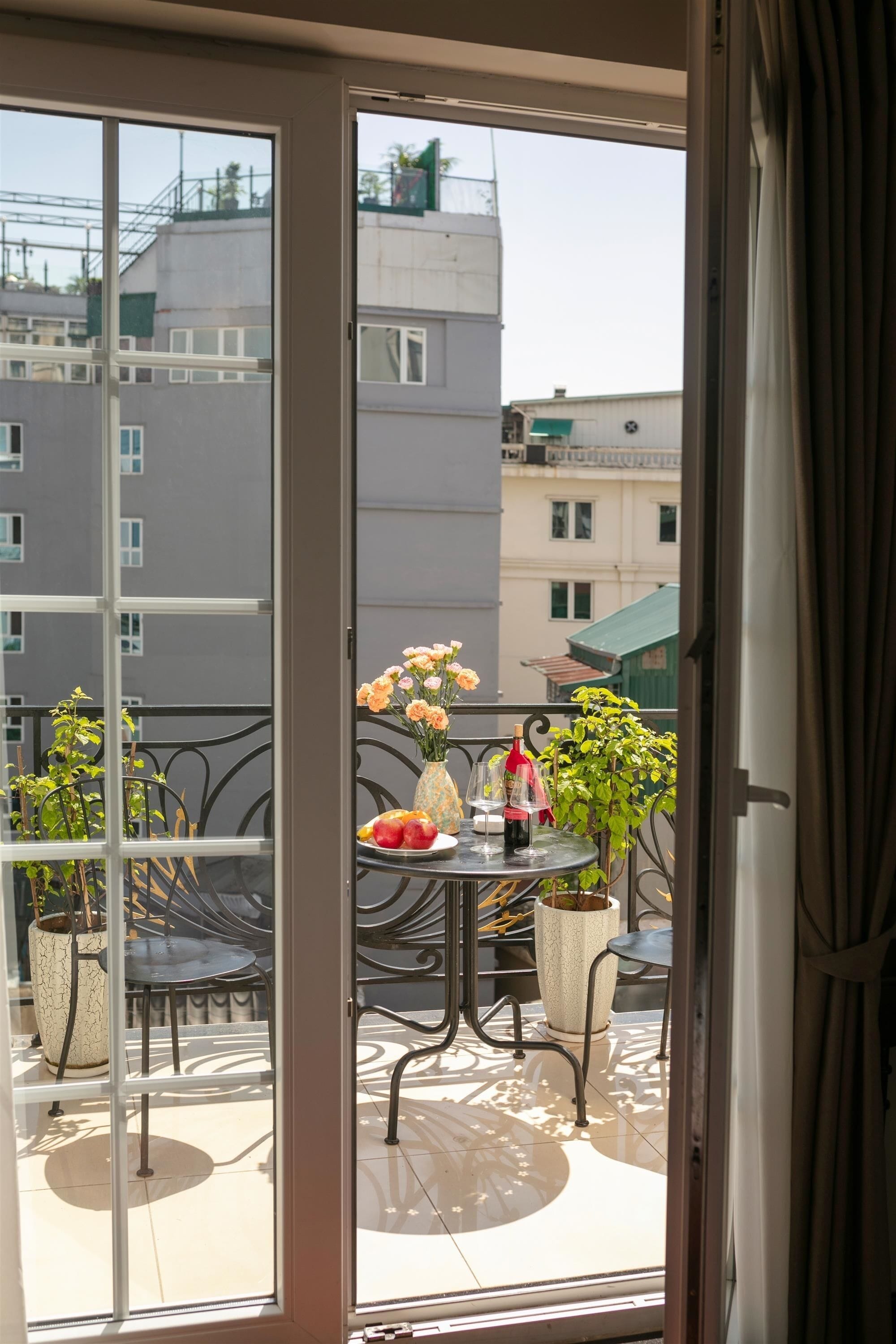 x executive terrace (have 1 big terrace or 1 terrace and 1 small balcony) | terrace/patio