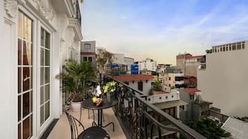 X Executive Terrace (Have 1 Big Terrace or 1 Terrace and 1 Small Balcony) | 露台/庭院