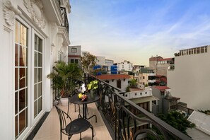 X Executive Terrace (Have 1 Big Terrace or 1 Terrace and 1 Small Balcony) | 테라스/파티오