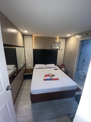 Phòng Deluxe, 1 giường cỡ queen | Truy cập Internet không dây miễn phí