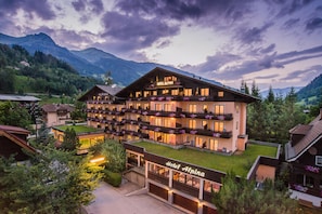 Front of property - evening/night - Hotel Alpina (Bad Hofgastein)
